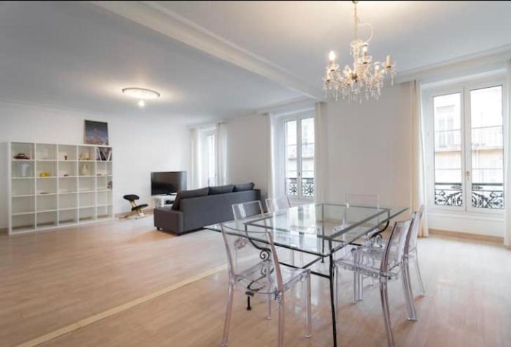 Big White Apartment